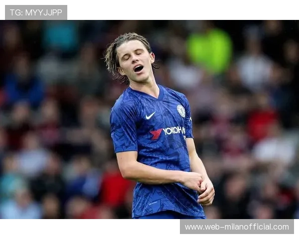 切尔西加拉格尔逼抢训练更加强硬,年轻中场领军新风潮 切尔西加拉格尔逼抢训练更加强硬,年轻中场领军新风潮