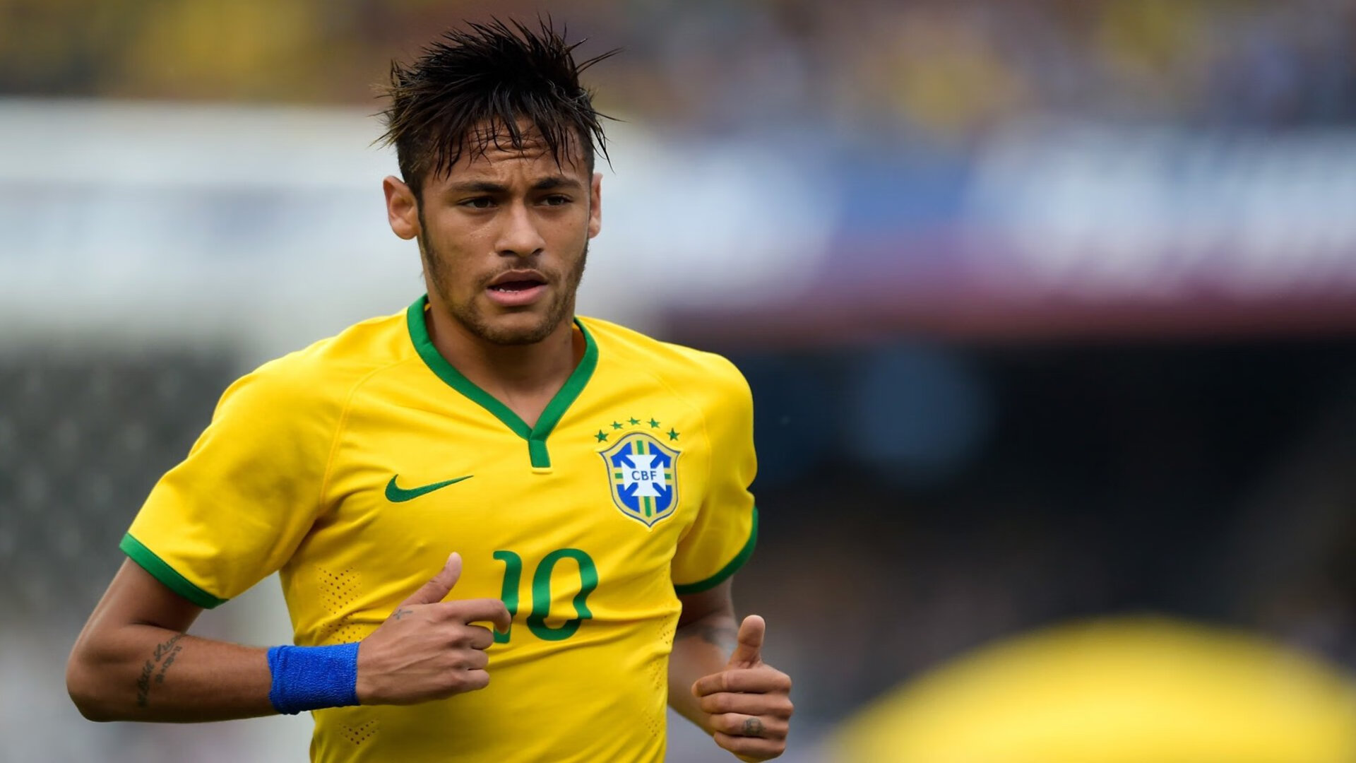 “校园保安体能展示赛” 跑步、俯卧撑样样不落